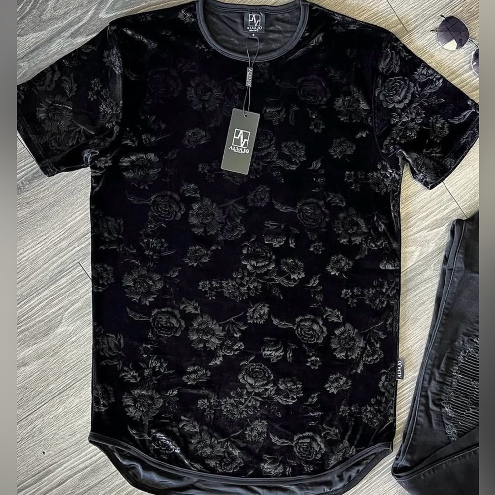 ⭐️Upcoming Brand 🔥Alvajo Black Paisley Montreal Velvet Top- NWT⭐️⭐️⭐️⭐️⭐️